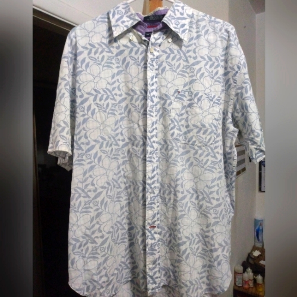 Tommy Hilfiger button up L